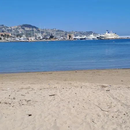 Διαμέρισμα Fioregreco - Free Parking - Large Outdoor Space *
